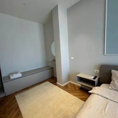 Cozy Τίρανα